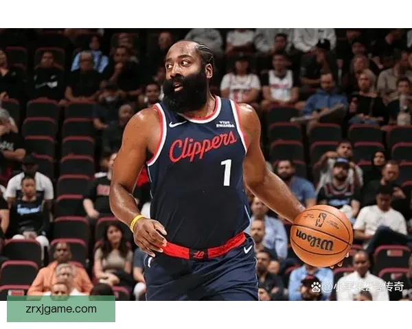 开拓者迎战快船杨瀚森能否出场小卡力争三连胜